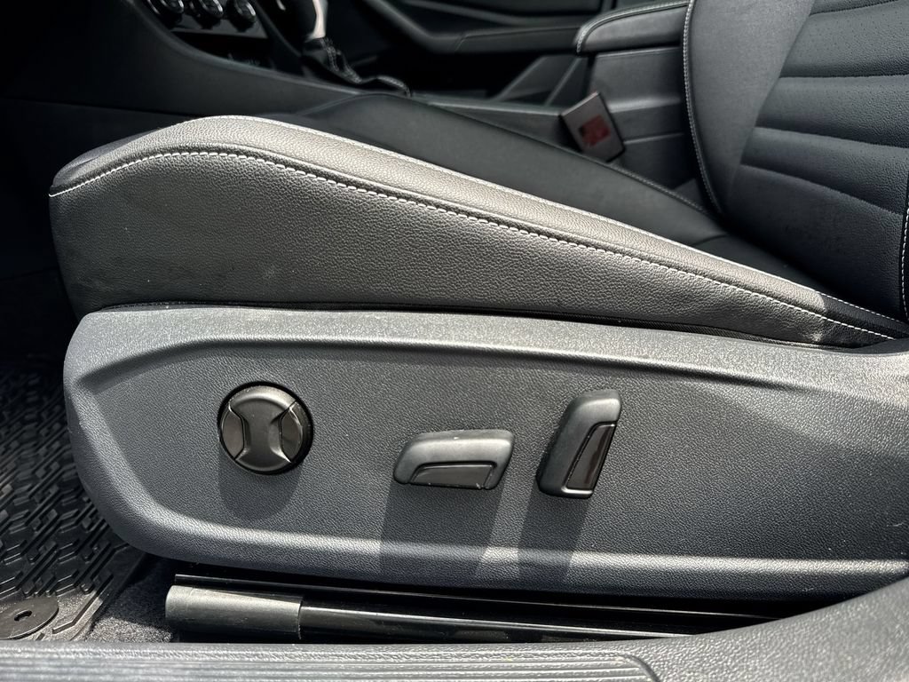 Used 2024 Volkswagen Jetta SE FWD image 12