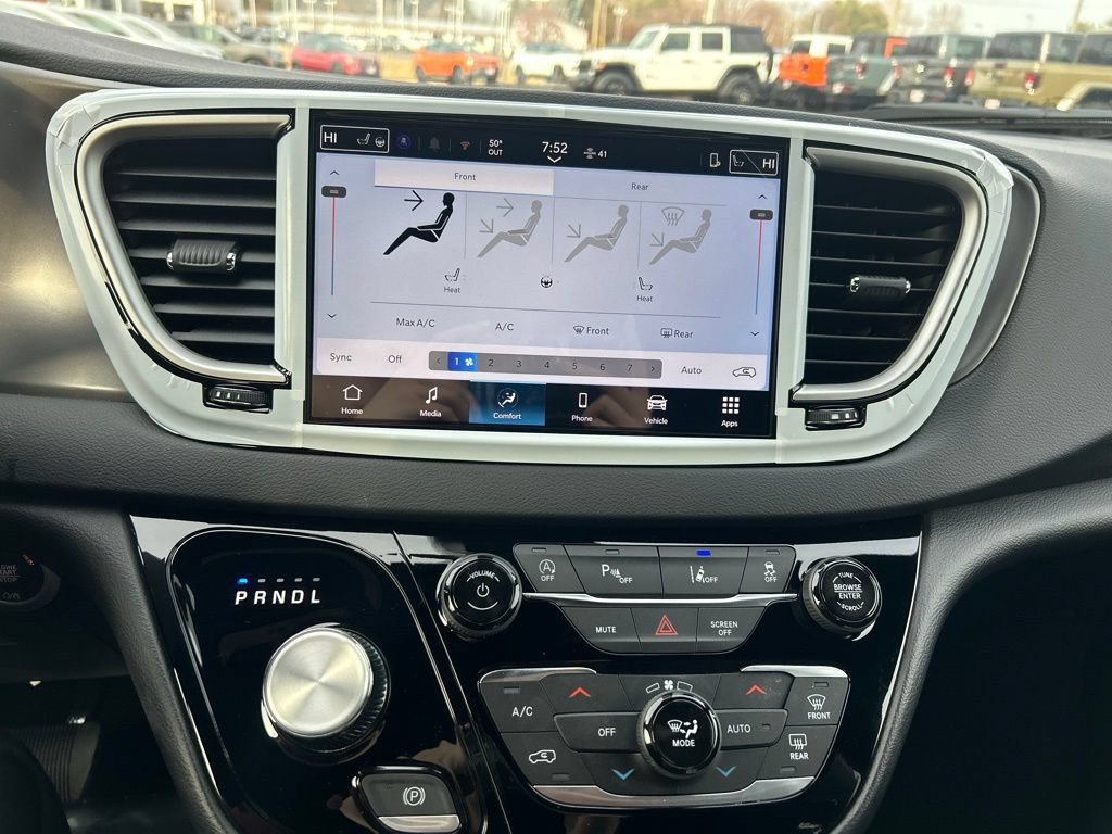 New 2026 Chrysler Voyager LX FWD image 7