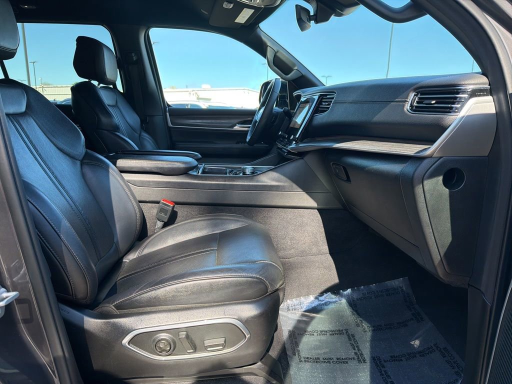 Used 2023 Jeep Wagoneer Series III w/ Preferred Equipment Group image 34