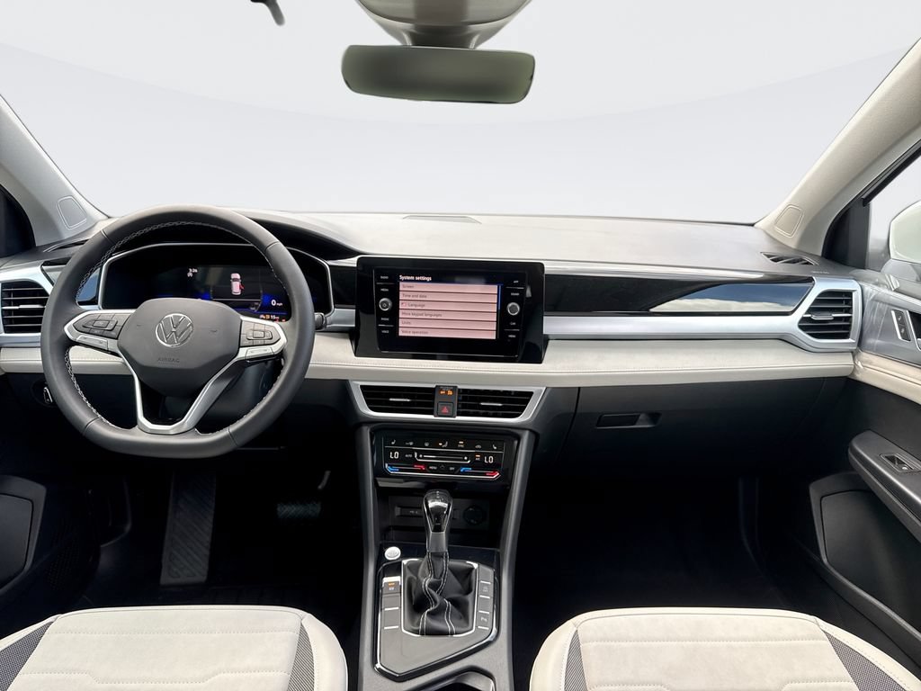 New 2026 Volkswagen Taos SE FWD image 23