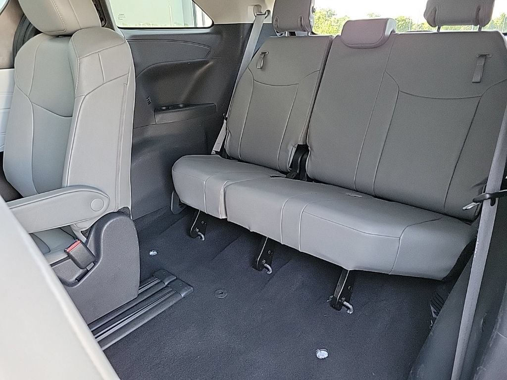 Used 2025 Toyota Sienna XLE FWD image 15