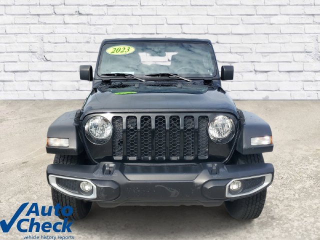 Used 2023 Jeep Gladiator Sport AWD/4WD image 6