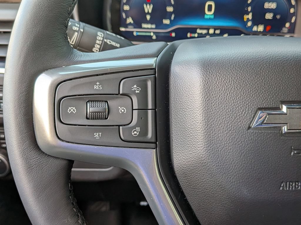 Used 2022 Chevrolet Tahoe Z71 w/ Luxury Package AWD/4WD image 22