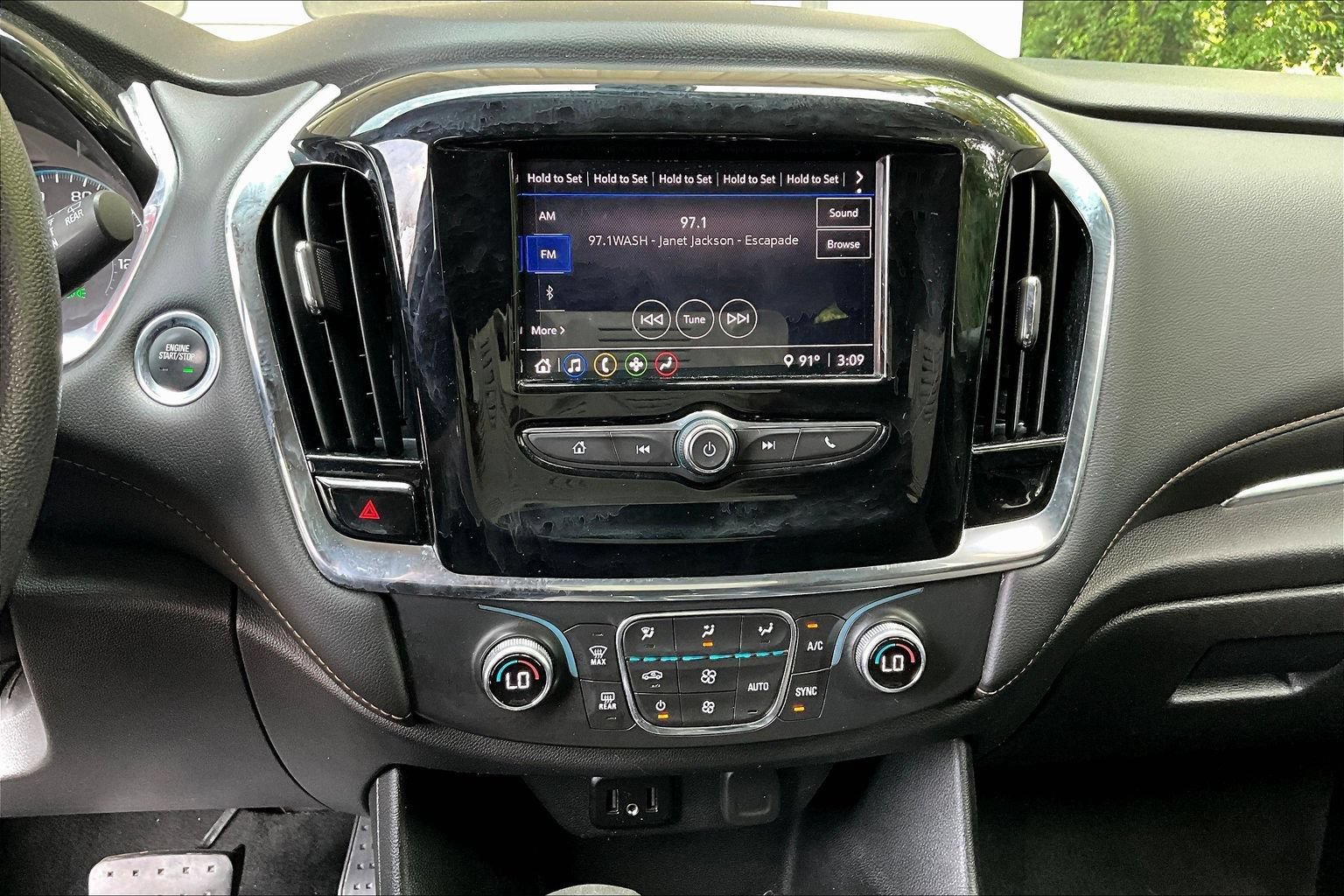 Used 2021 Chevrolet Traverse LS FWD image 13
