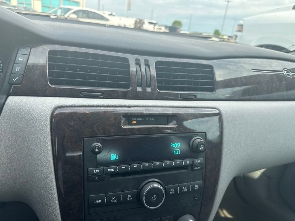 Used 2016 Chevrolet Impala LT FWD image 10