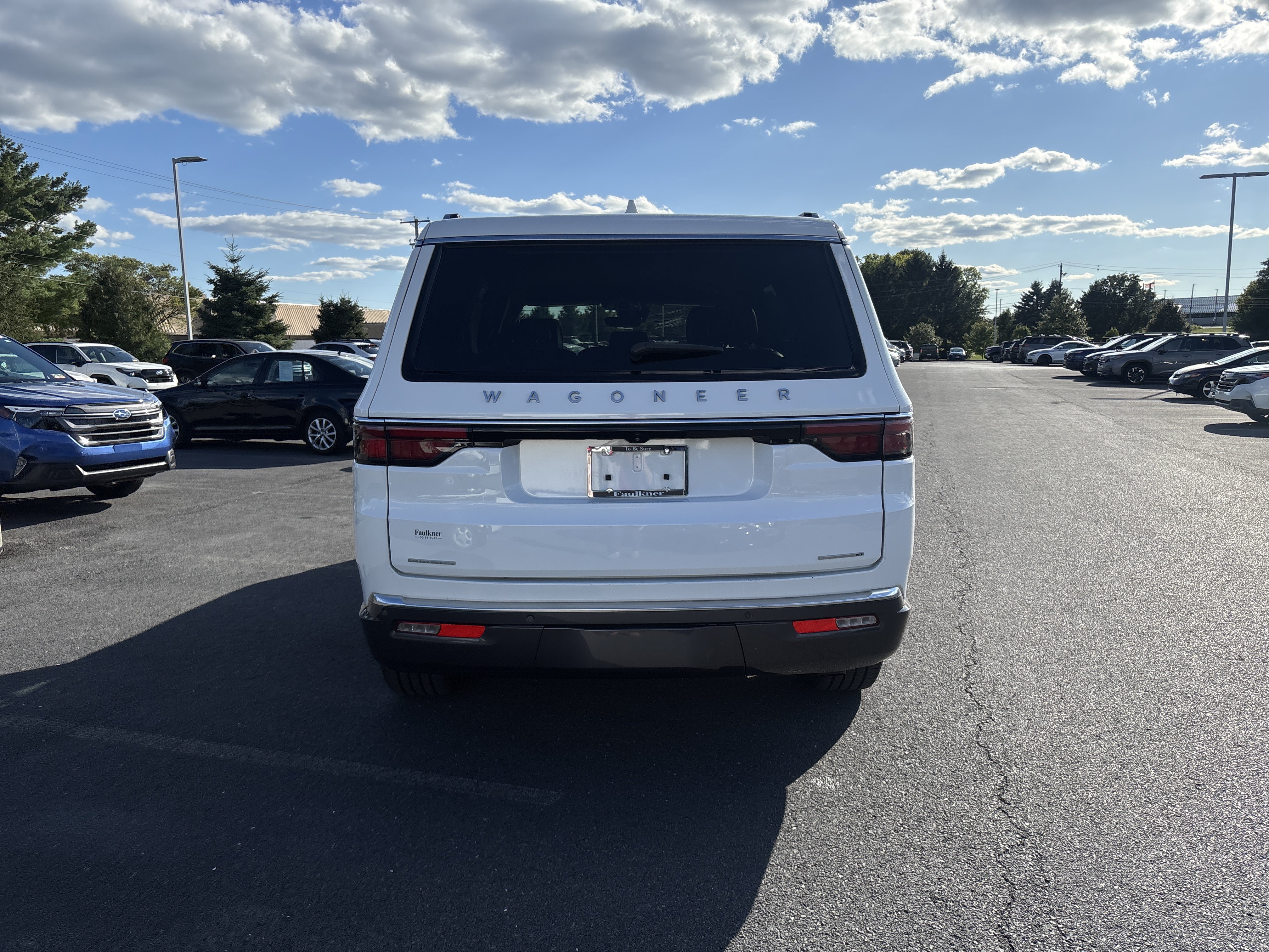 Used 2022 Jeep Wagoneer Series III AWD/4WD image 17
