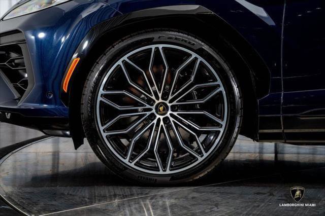 Used 2025 Lamborghini Urus SE AWD/4WD image 9