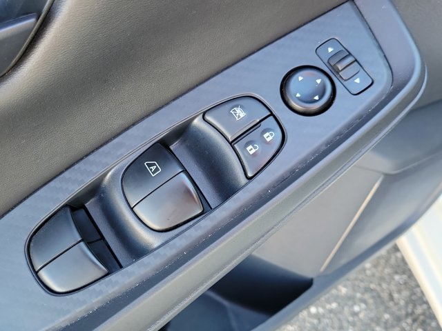 Used 2025 Nissan Sentra S image 17