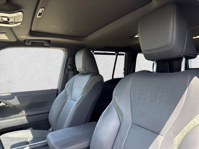 Used 2024 Lexus GX 550 AWD/4WD image 15