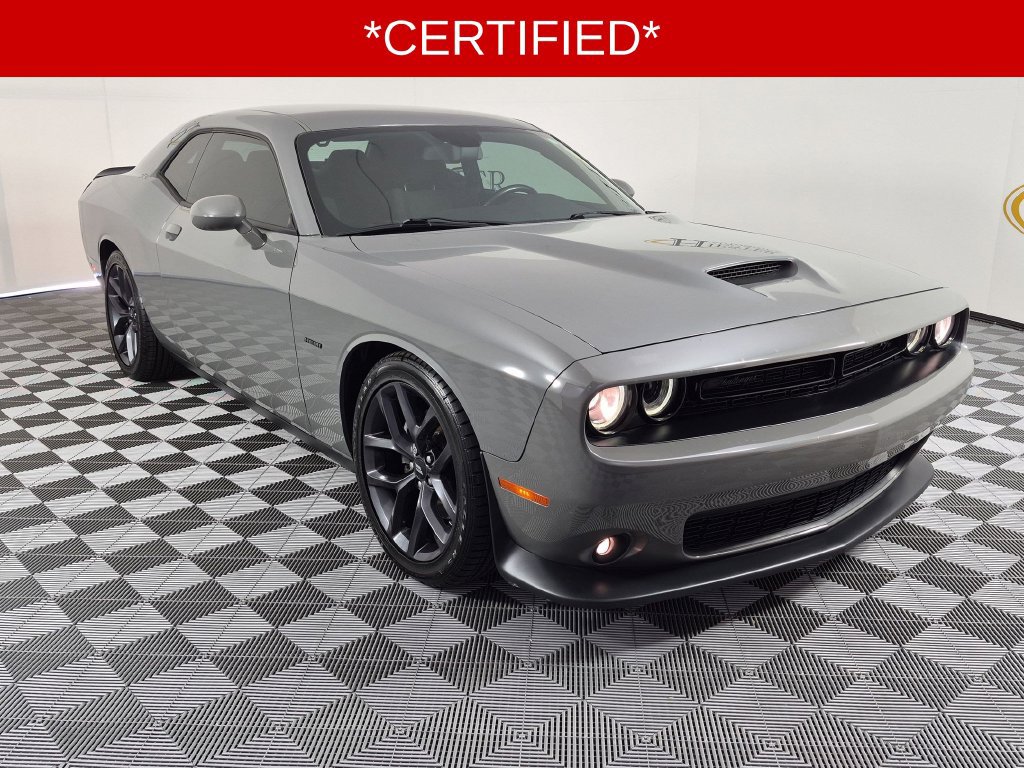 Used 2019 Dodge Challenger R/T w/ Blacktop Package RWD image 2