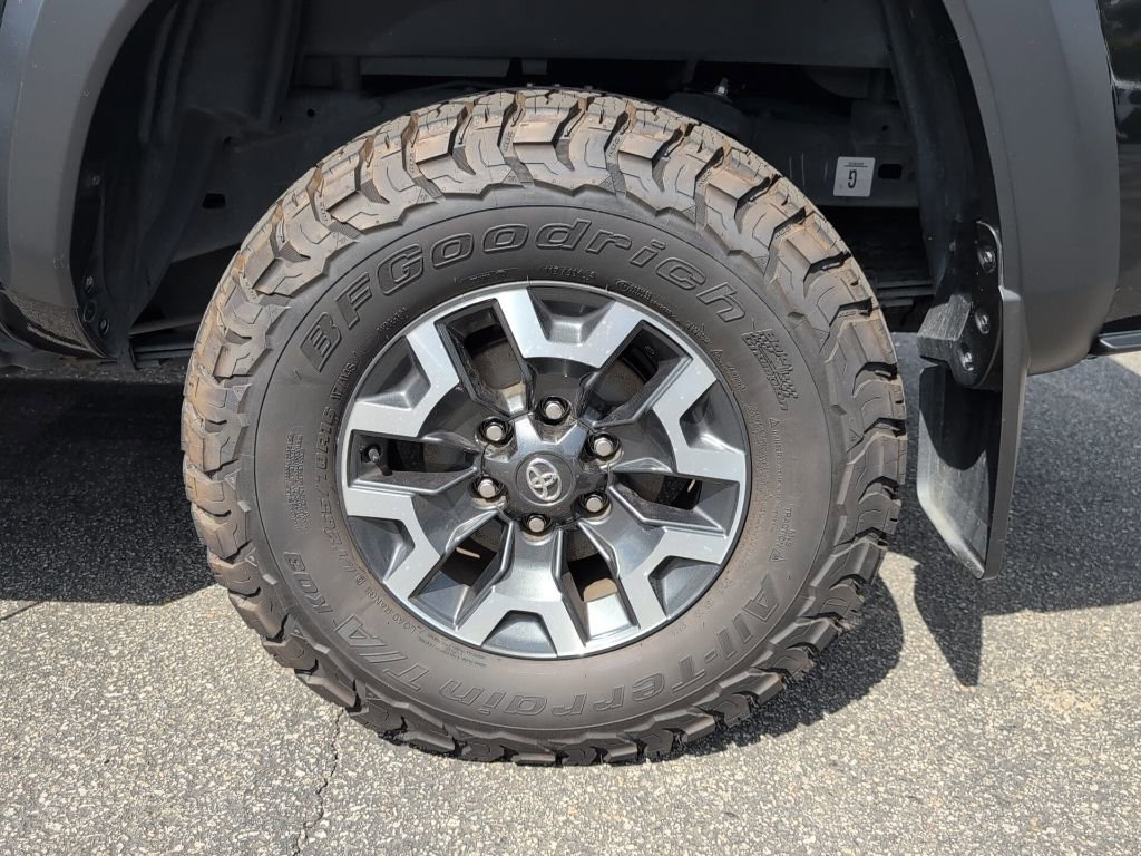 Used 2021 Toyota Tacoma TRD Off-Road w/ Technology Package image 11