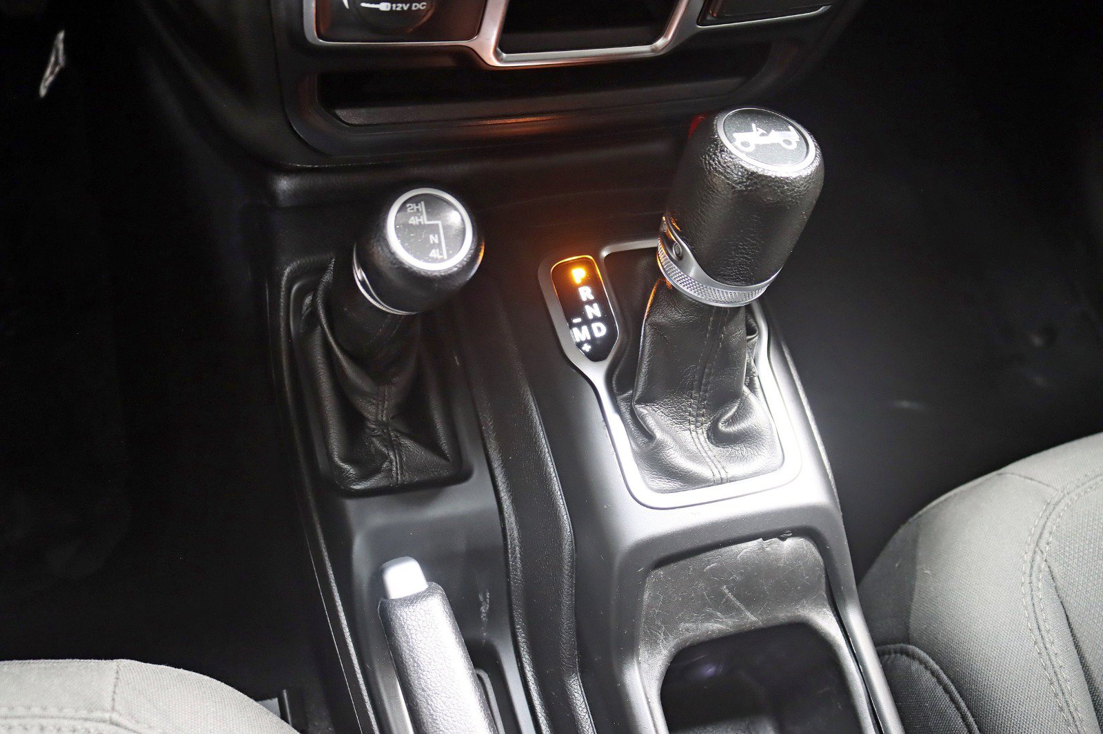 Used 2018 Jeep Wrangler Unlimited Sport AWD/4WD image 23