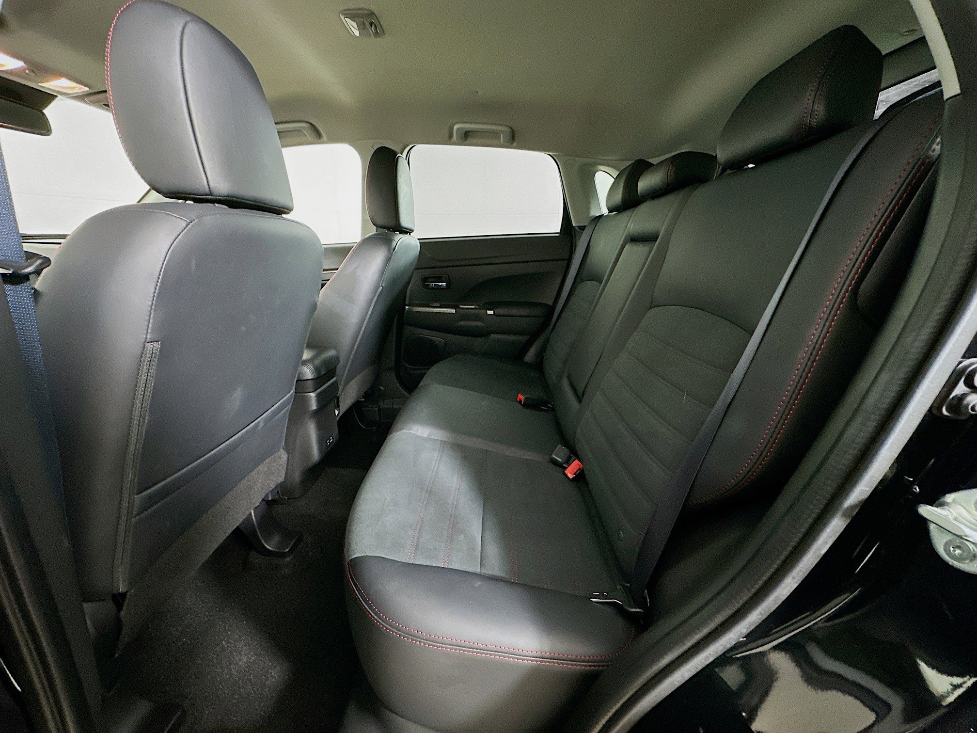 Used 2025 Mitsubishi Outlander Sport SE image 27