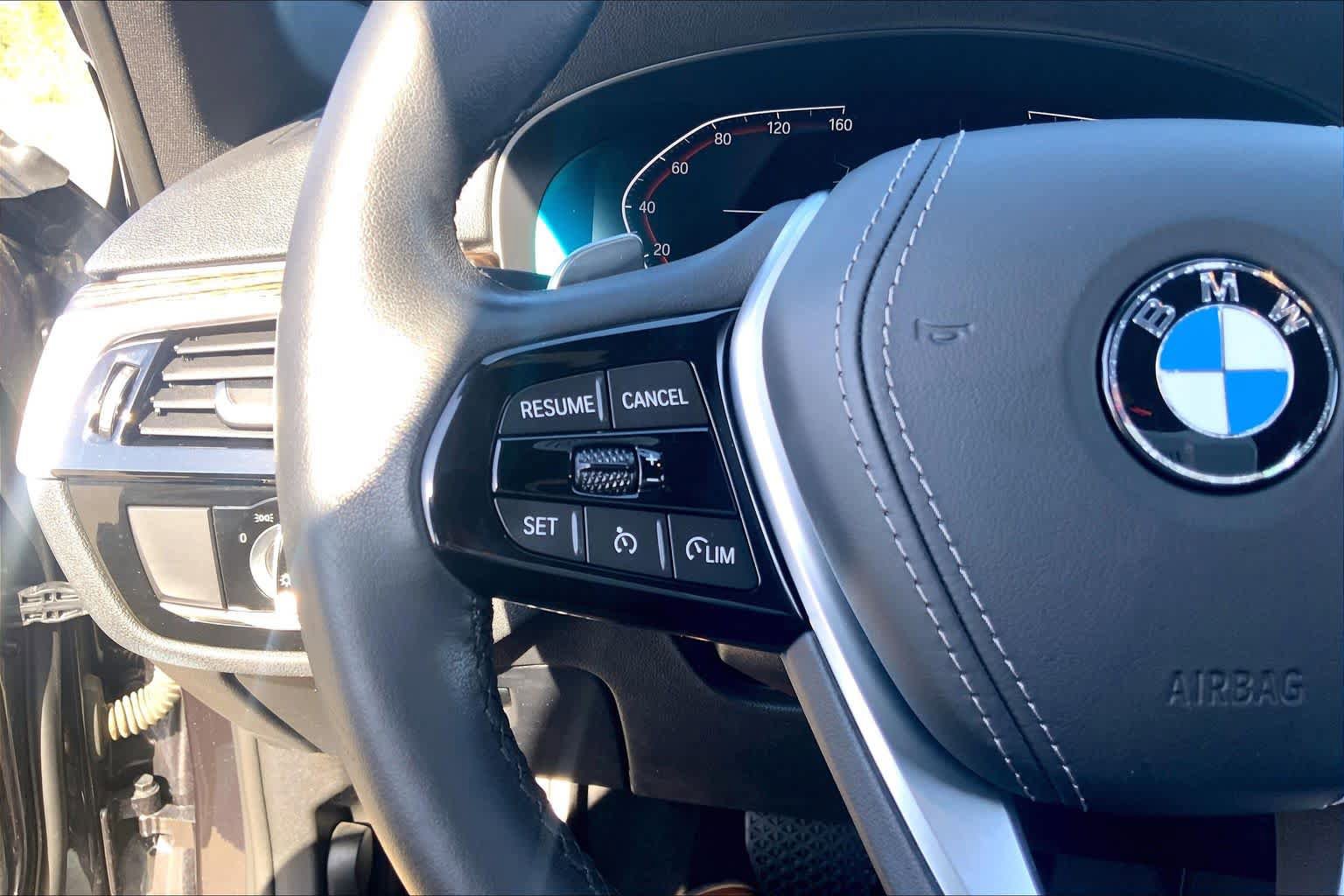 Used 2022 BMW 540i w/ Premium Package image 21