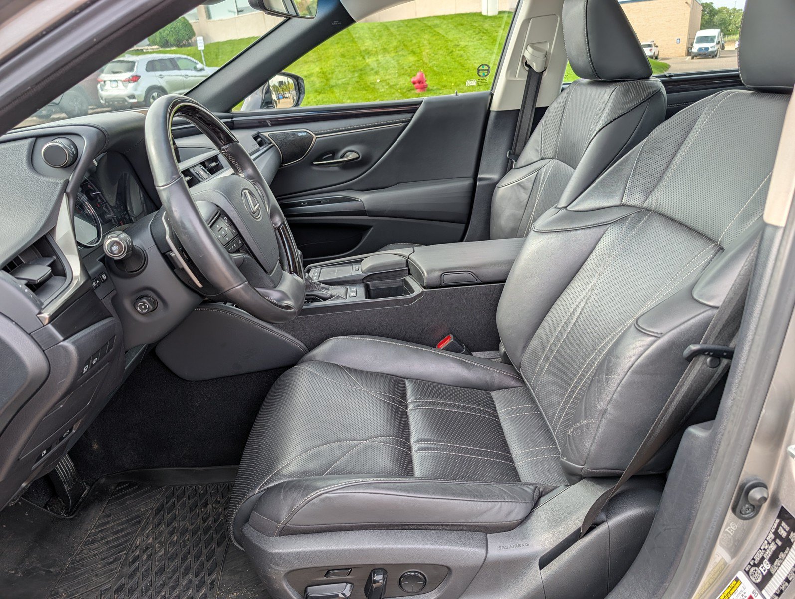 Used 2020 Lexus ES 300h FWD image 12