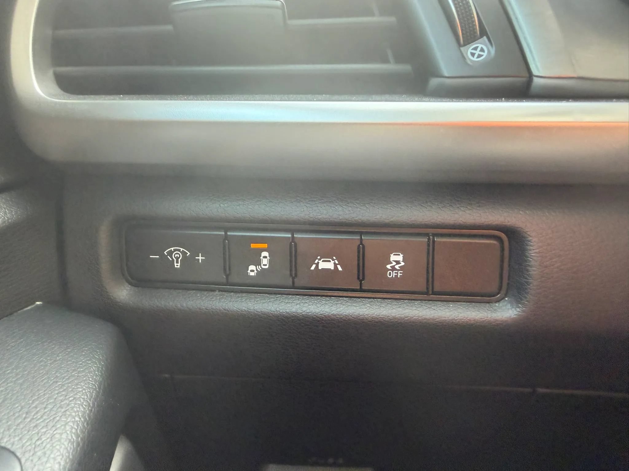 Used 2020 Kia Telluride S w/ S 8 Passenger Seating Package AWD/4WD image 17