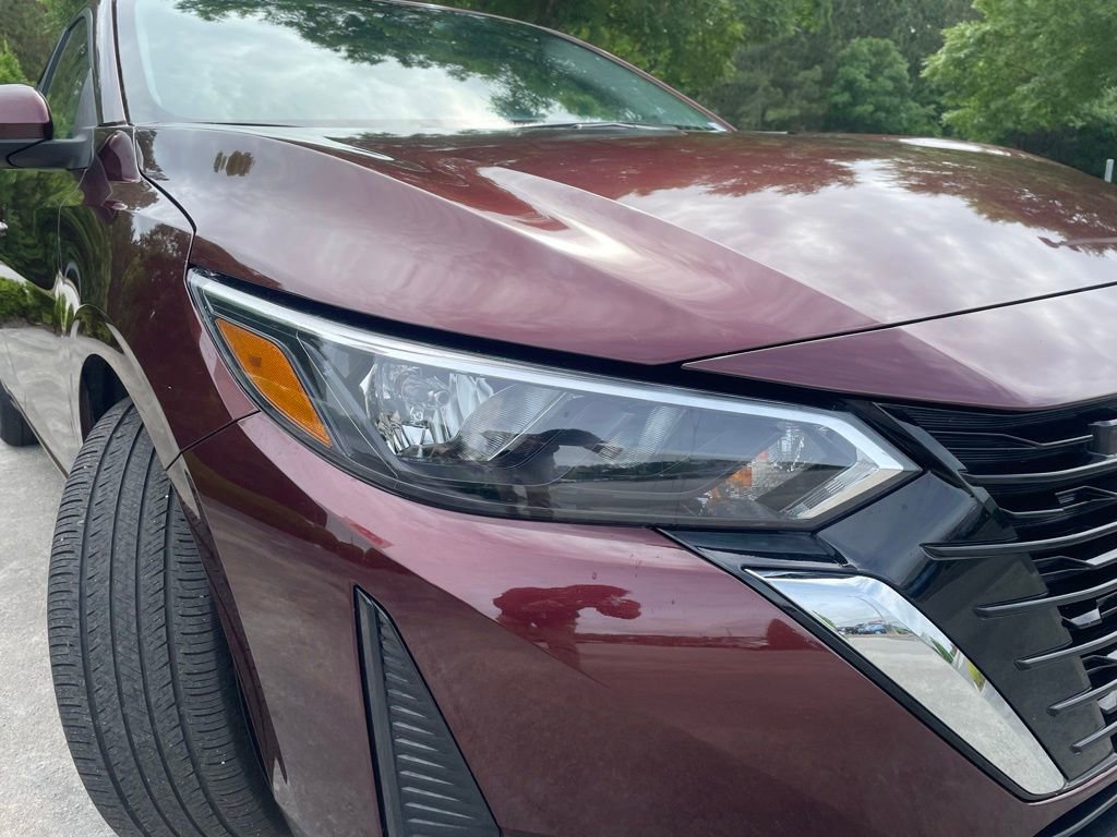 Used 2025 Nissan Sentra SV FWD image 11