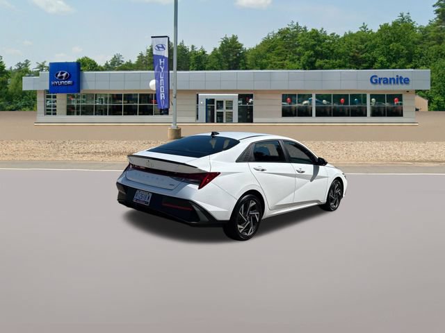 Used 2025 Hyundai Elantra SEL FWD image 6