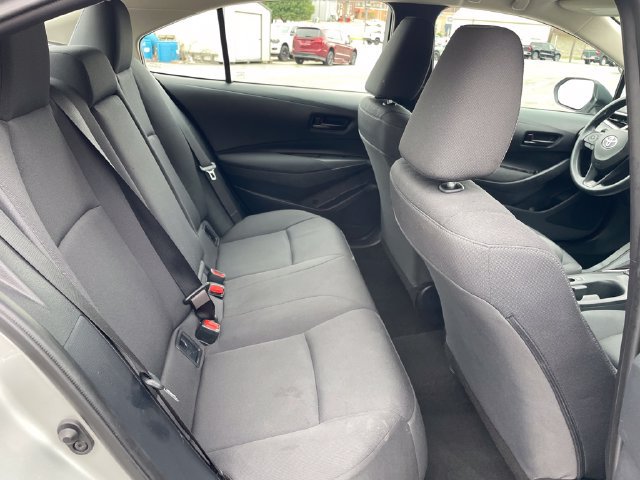 Used 2025 Toyota Corolla LE FWD image 28