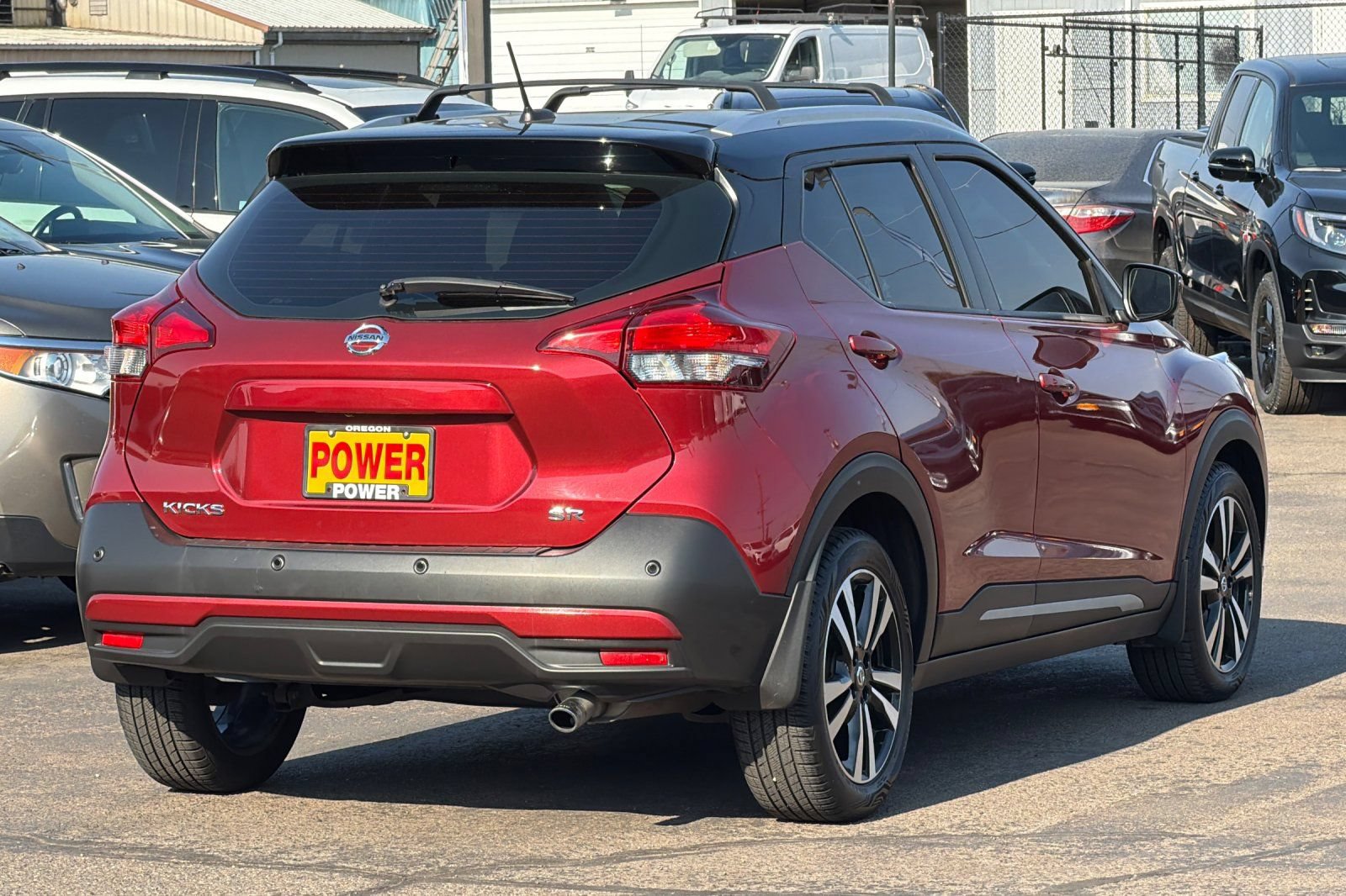 Used 2020 Nissan Kicks SR w/ SR Premium Package FWD image 3