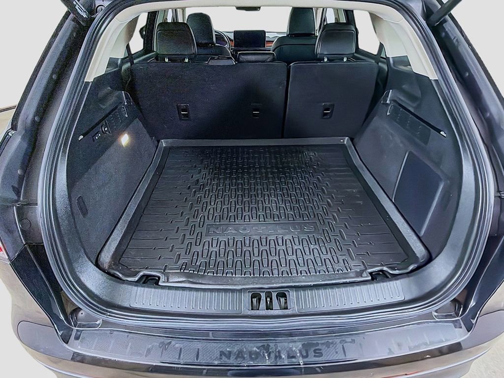 Used 2022 Lincoln Nautilus Reserve image 16