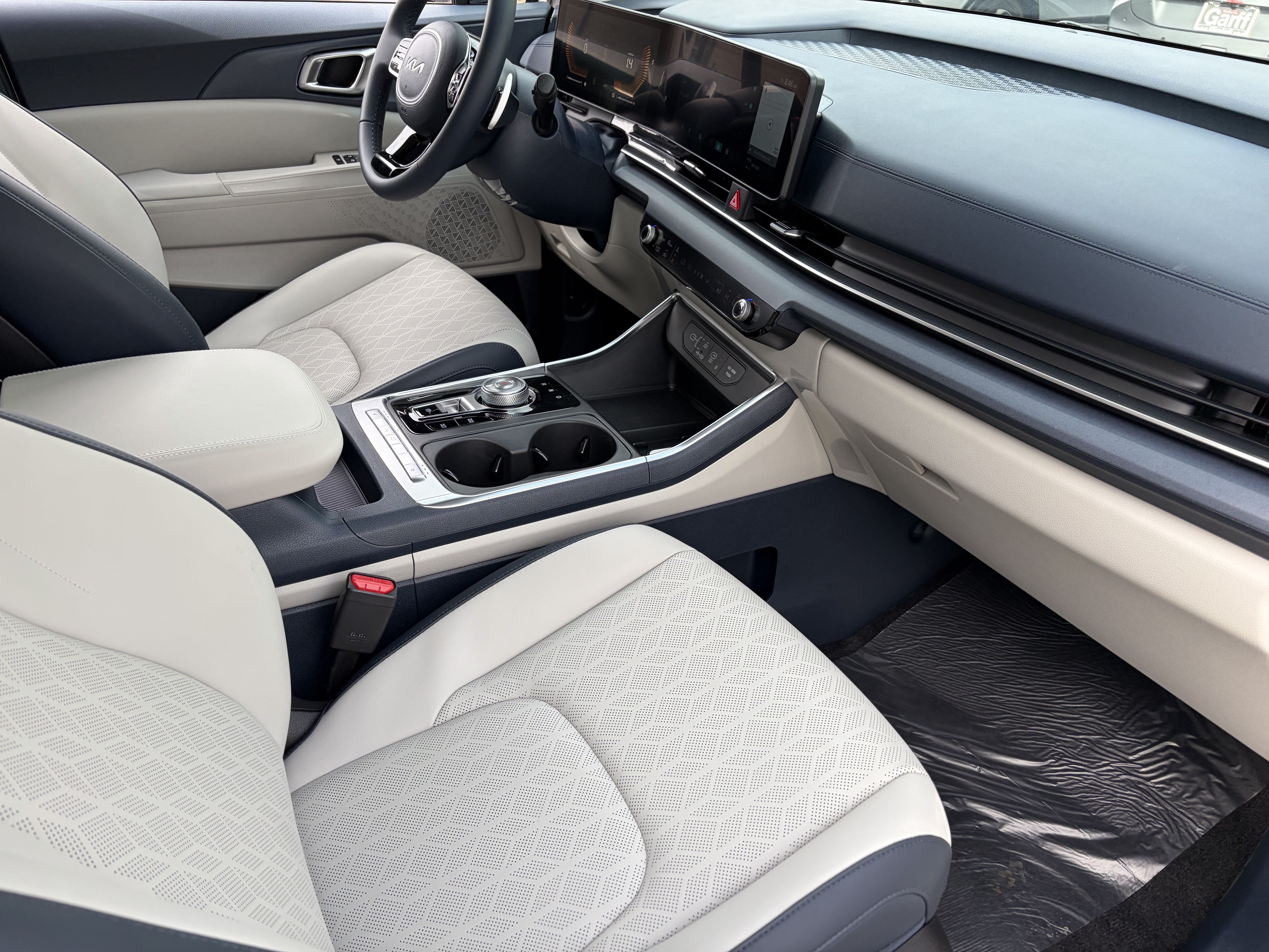 New 2026 Kia Carnival EX FWD image 10
