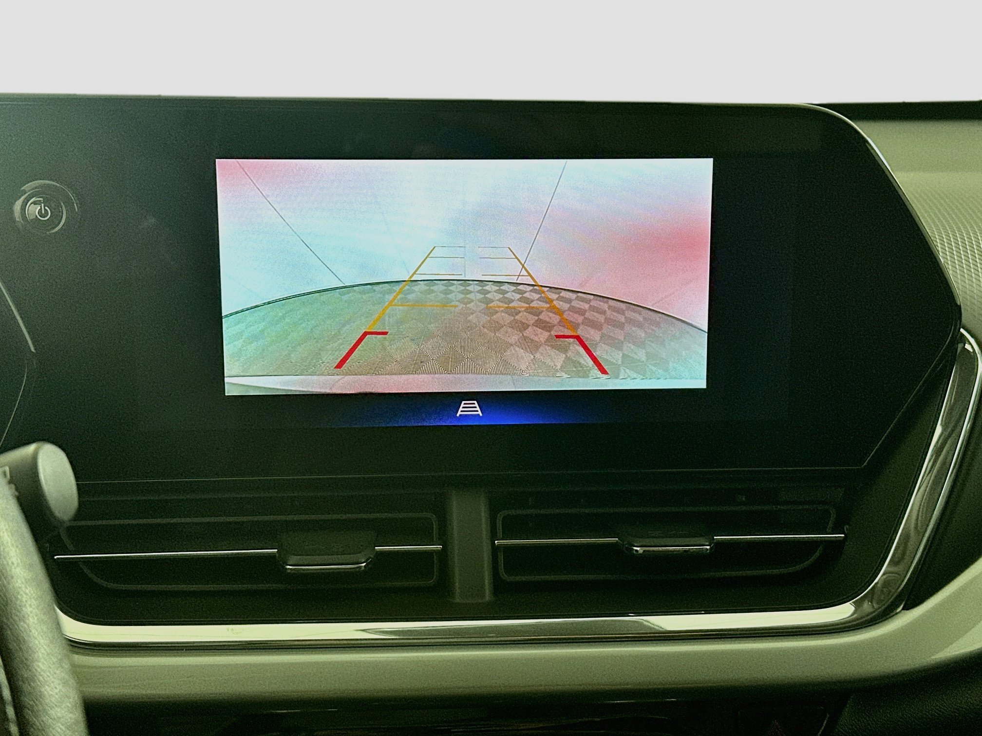 Used 2025 Chevrolet Trax LT FWD image 21