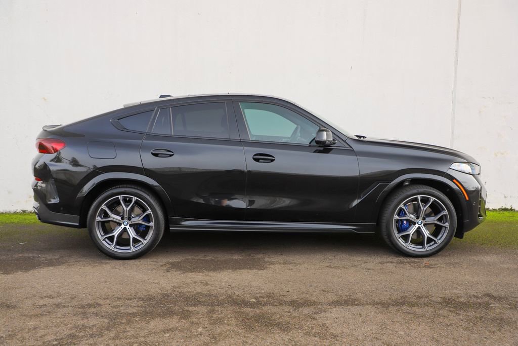 Used 2024 BMW X6 xDrive40i w/ Executive Package image 3