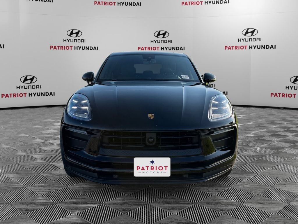 Used 2025 Porsche Macan AWD/4WD image 8