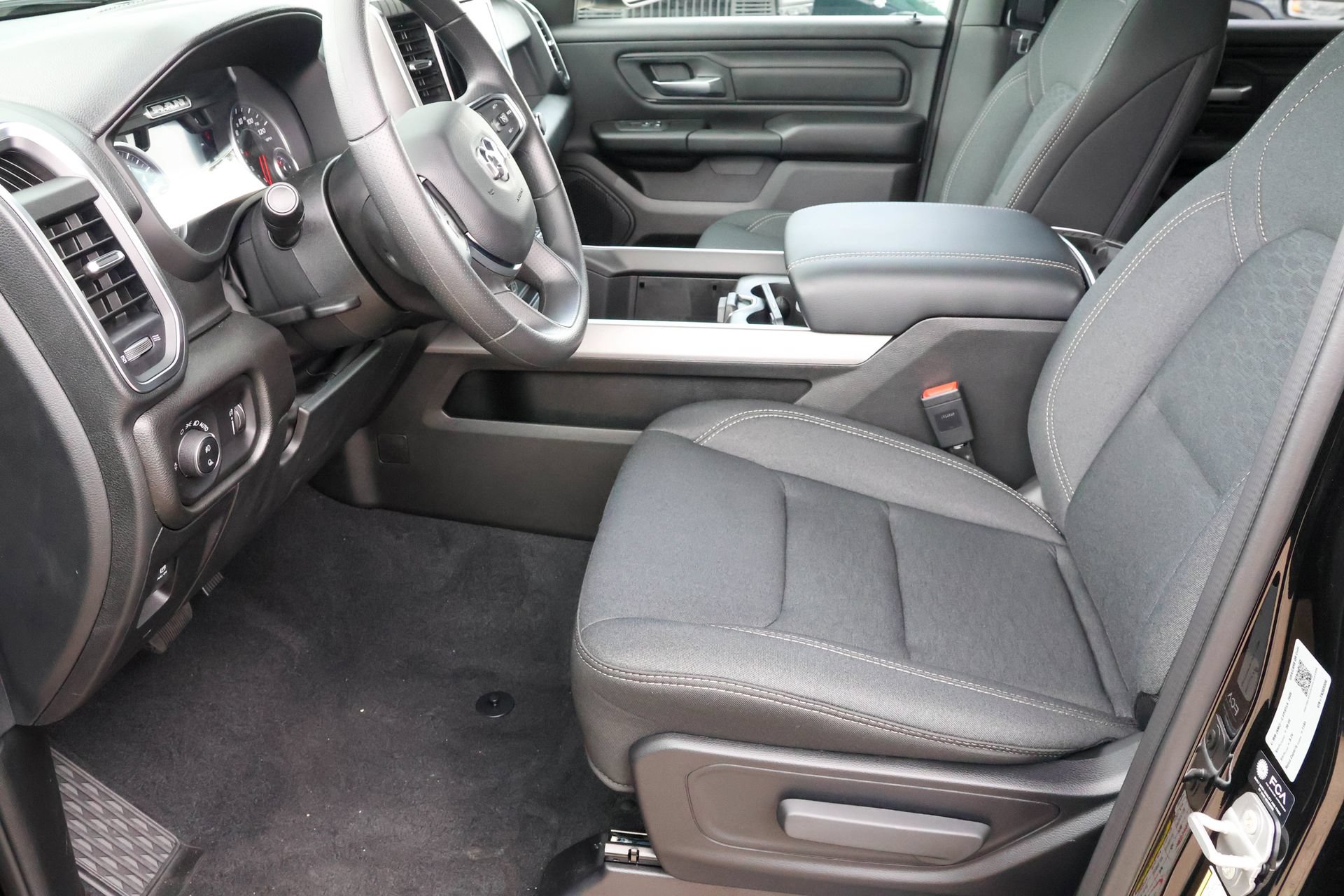 New 2026 RAM 1500 Express AWD/4WD image 34