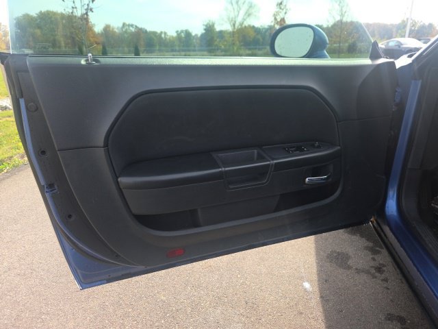 Used 2010 Dodge Challenger SE RWD image 13