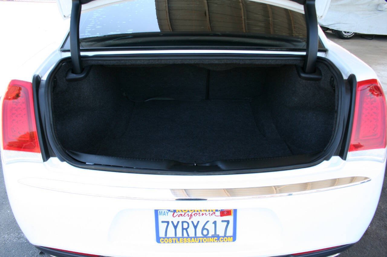 Used 2017 Chrysler 300 Limited RWD image 24