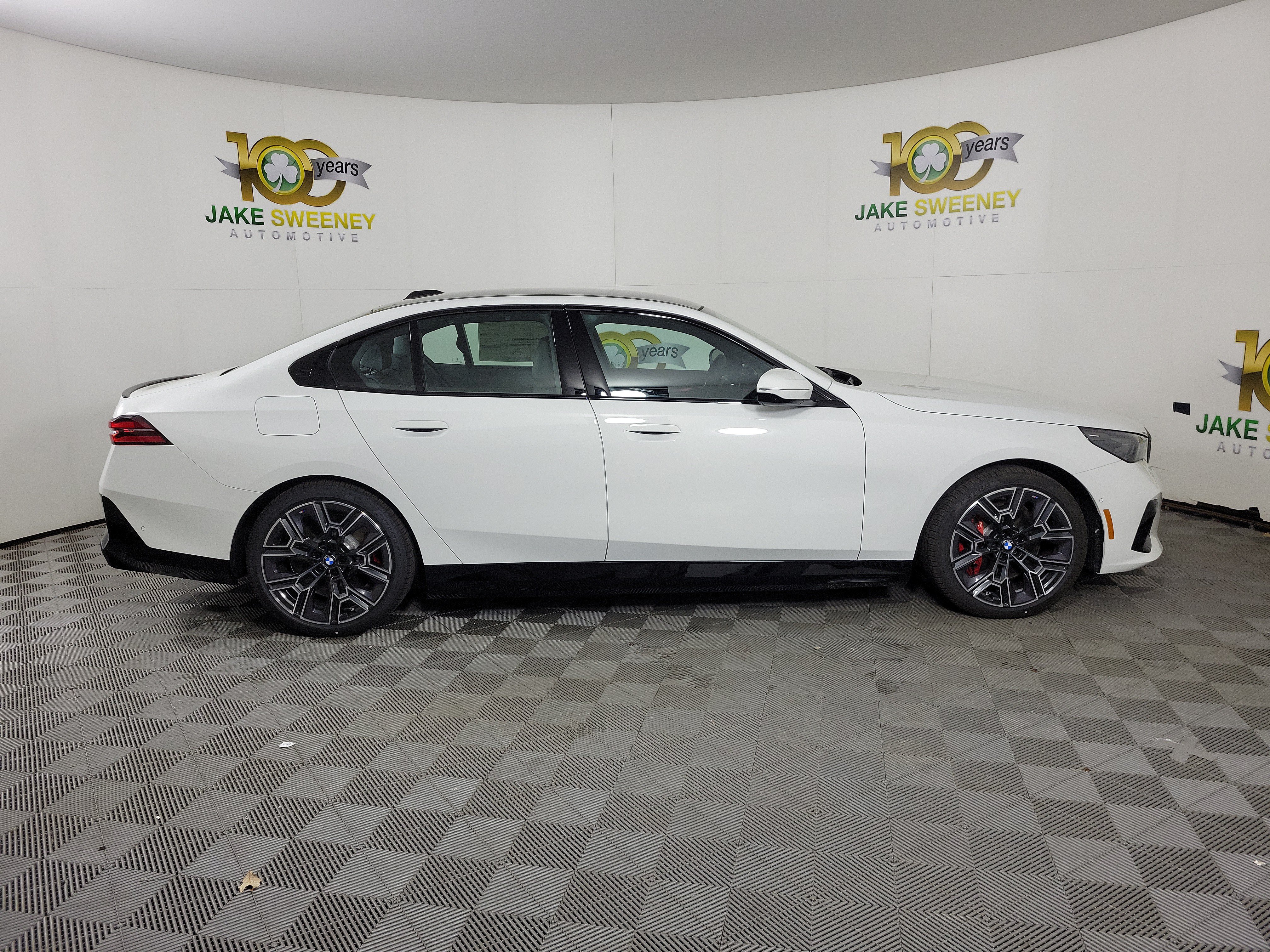 New 2026 BMW 550e xDrive w/ Executive Package AWD/4WD image 8