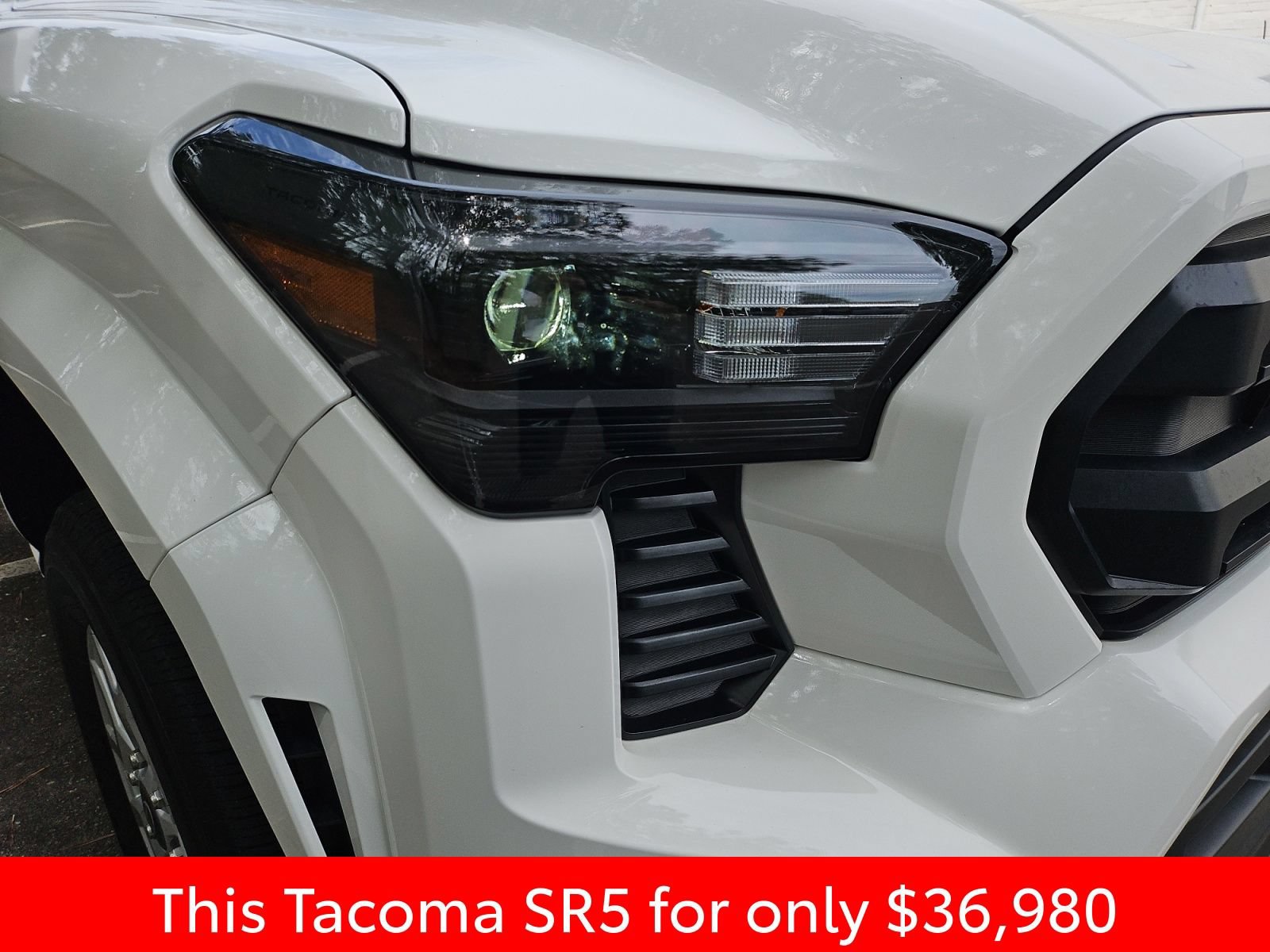 Used 2024 Toyota Tacoma SR5 AWD/4WD image 13