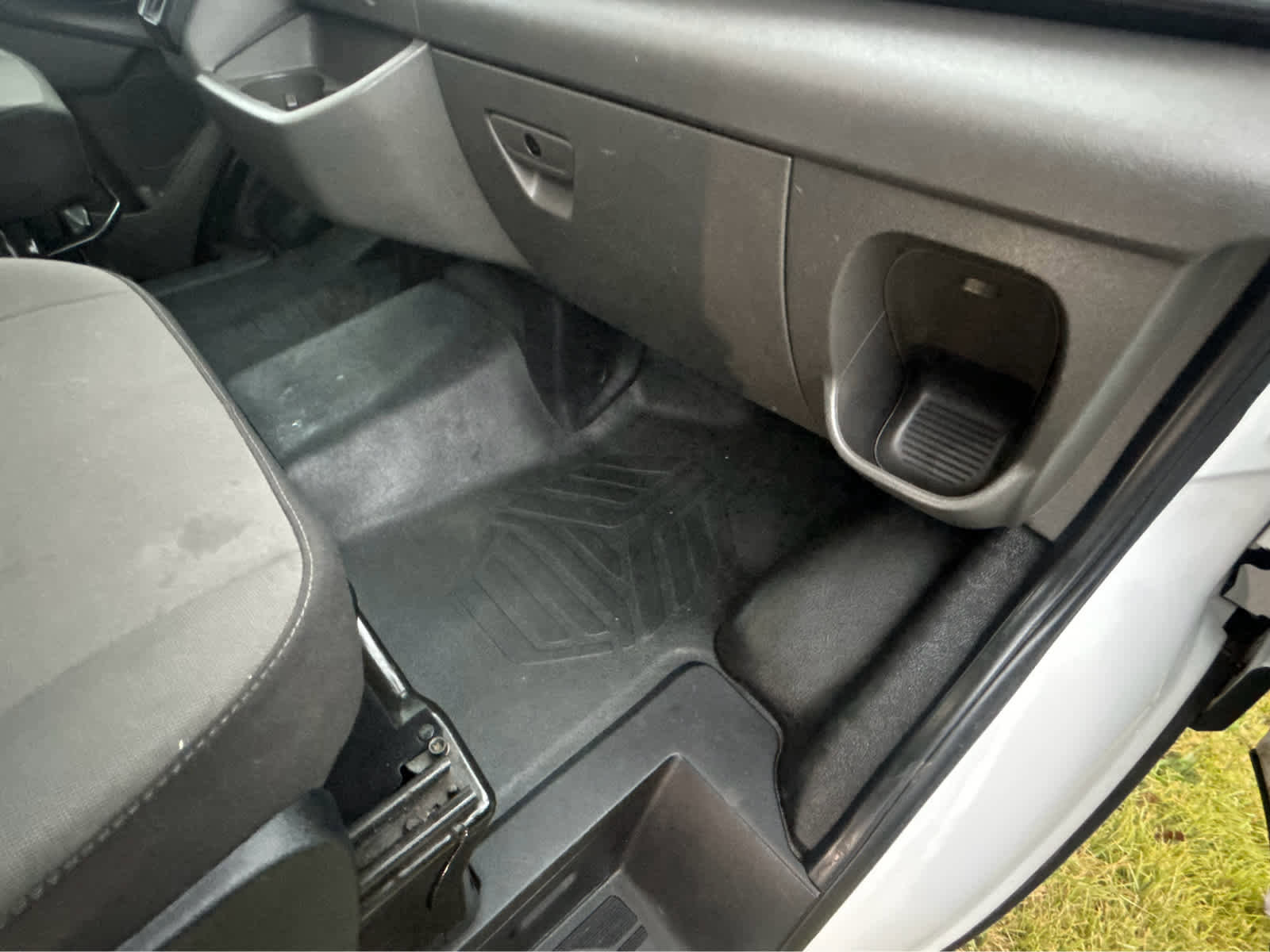 Used 2021 Ford Transit 250 Medium Roof w/ Exterior Upgrade Package image 9