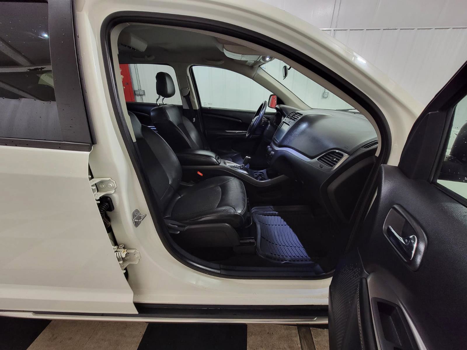 Used 2018 Dodge Journey Crossroad image 32