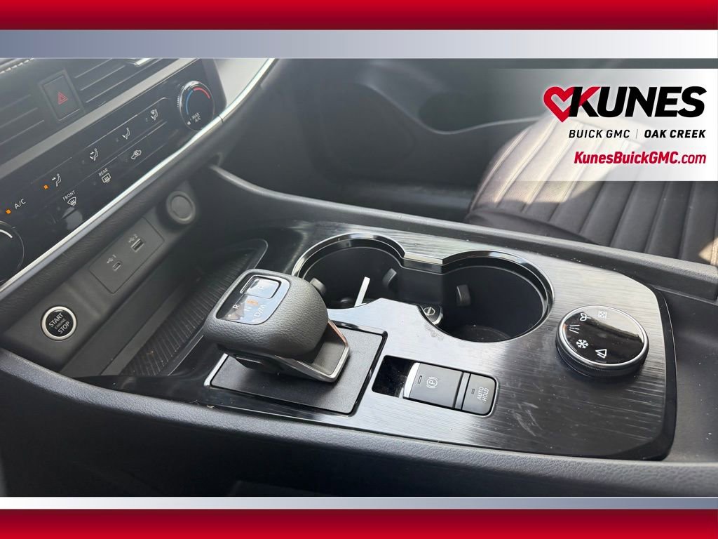 Used 2023 Nissan Rogue S AWD/4WD image 20