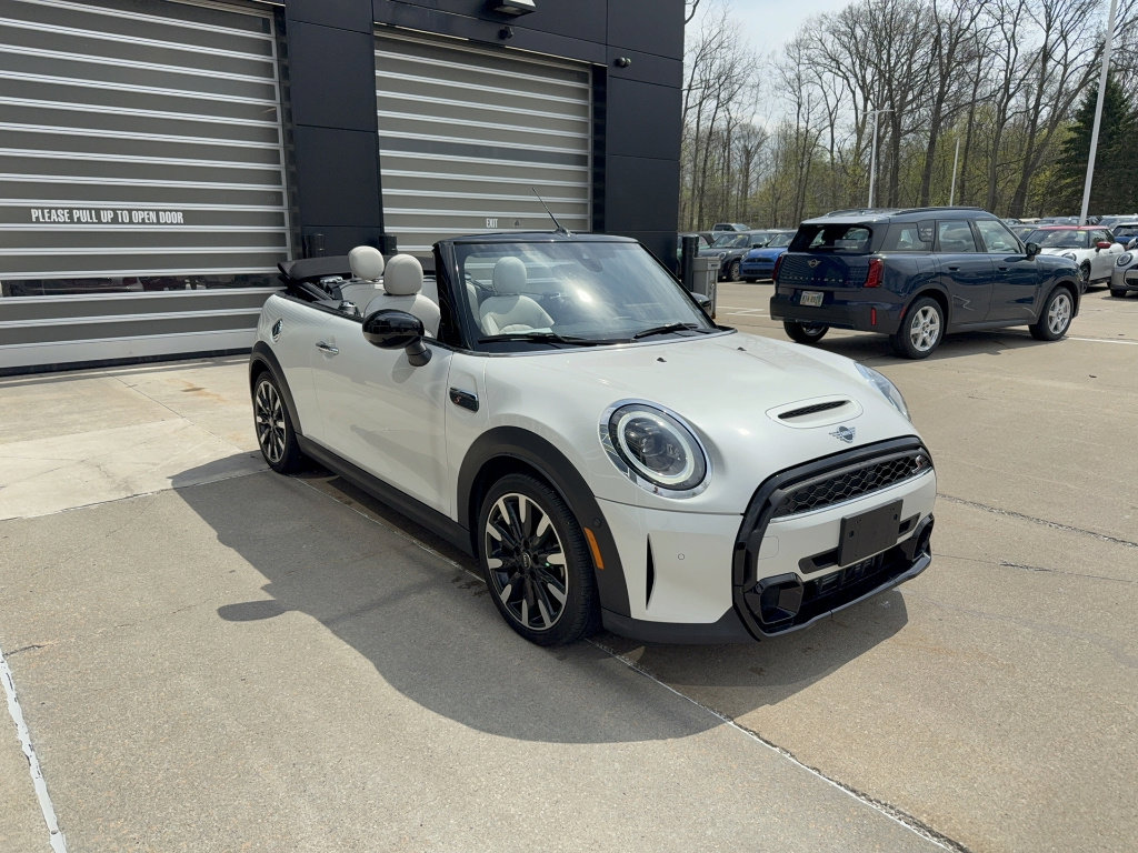 Certified 2023 MINI Cooper S FWD image 2