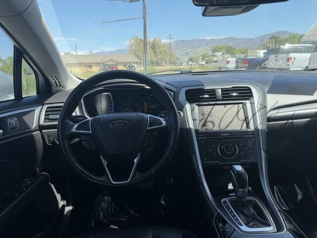 Used 2013 Ford Fusion Titanium w/ Titanium Driver Assist Pkg FWD image 10