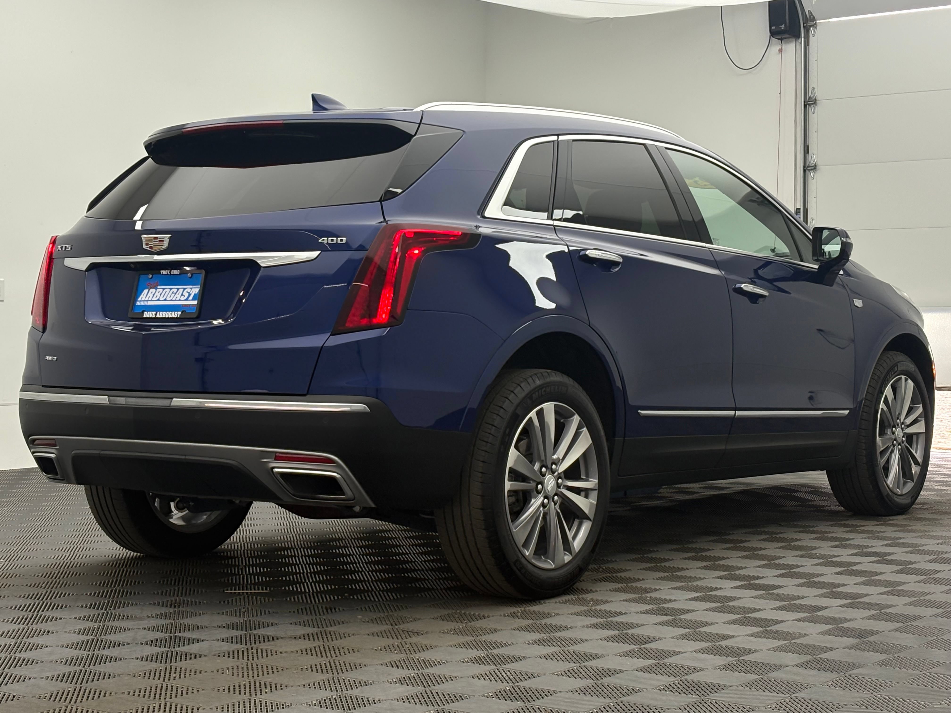 Used 2025 Cadillac XT5 Premium Luxury AWD/4WD image 8