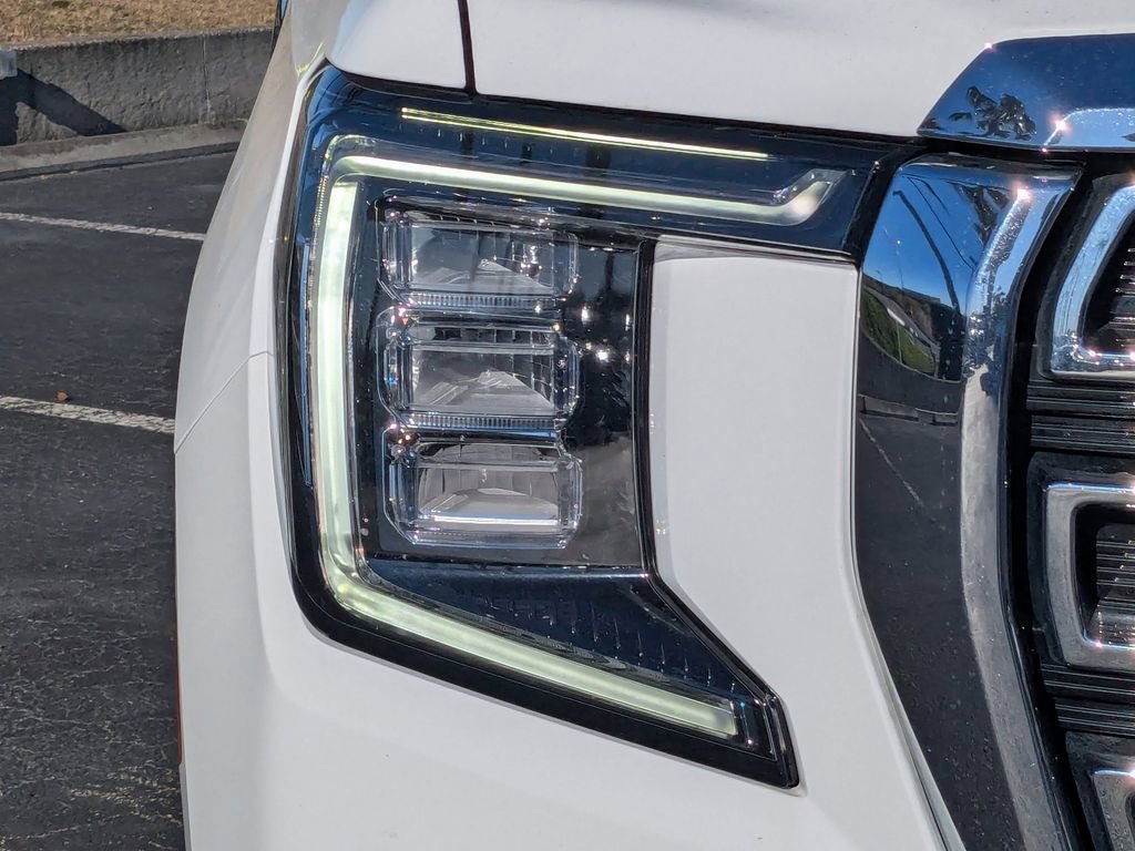 Used 2024 GMC Yukon XL SLT image 10