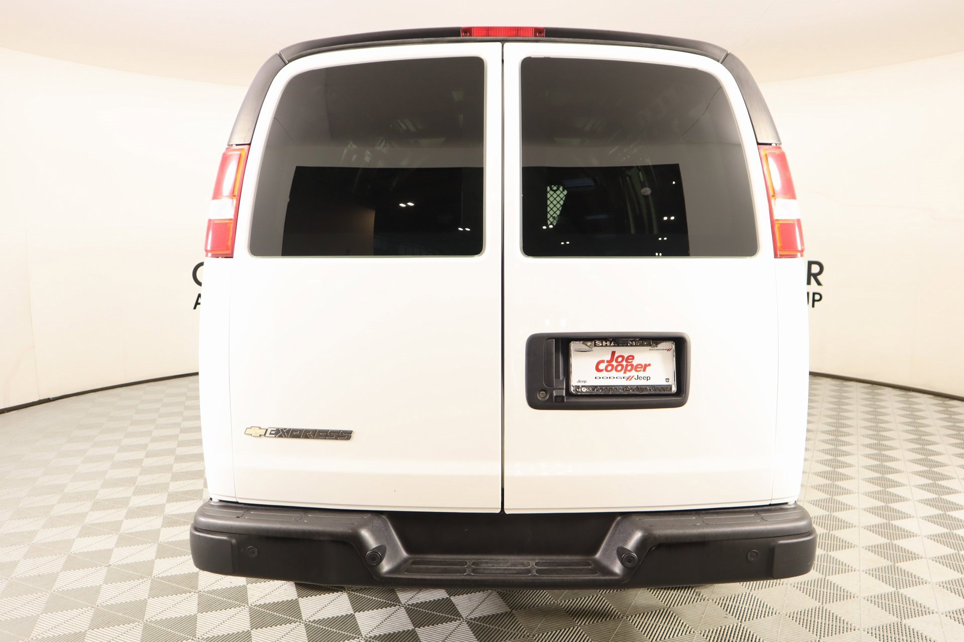 Used 2021 Chevrolet Express 2500 w/ Driver Convenience Package image 18