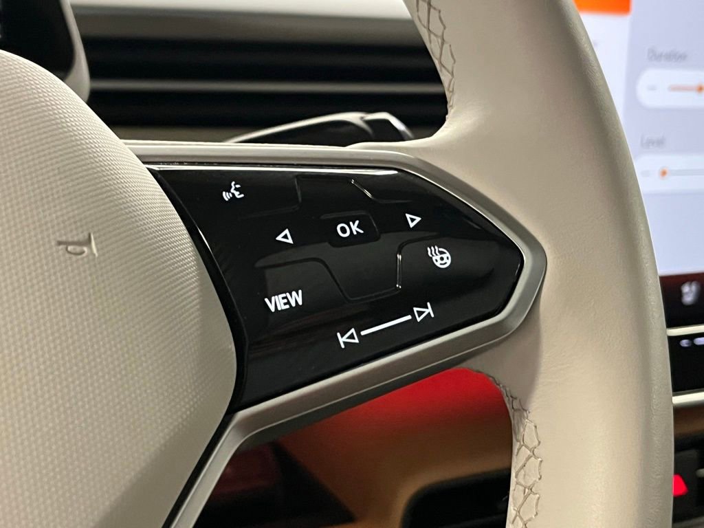 Used 2025 Volkswagen ID. Buzz 1st Edition image 28