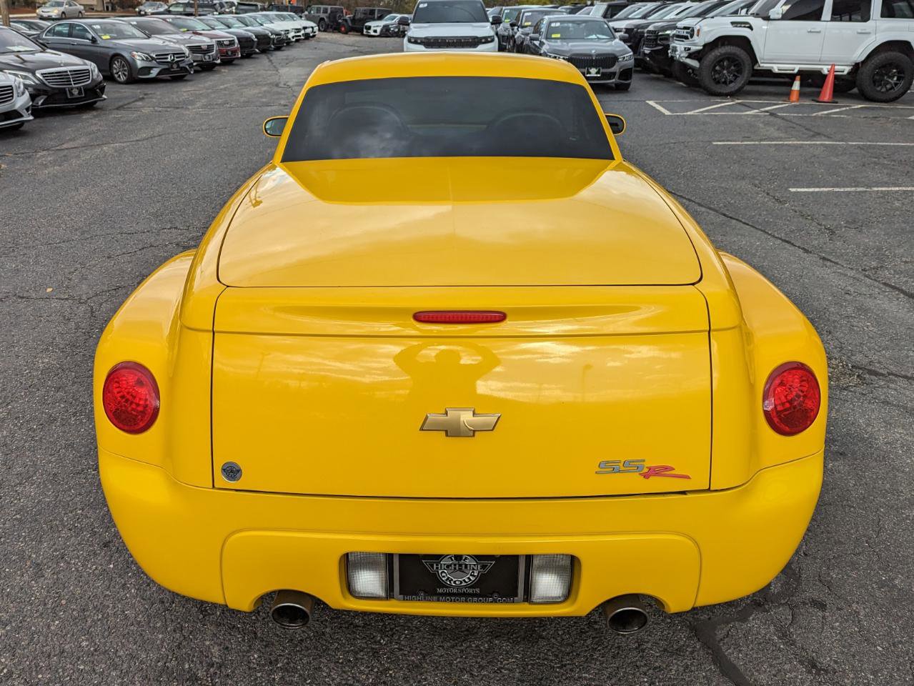 Used 2004 Chevrolet SSR w/ Preferred Equipment Group RWD image 8