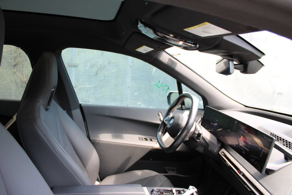 Used 2023 BMW iX xDrive50 AWD/4WD image 18
