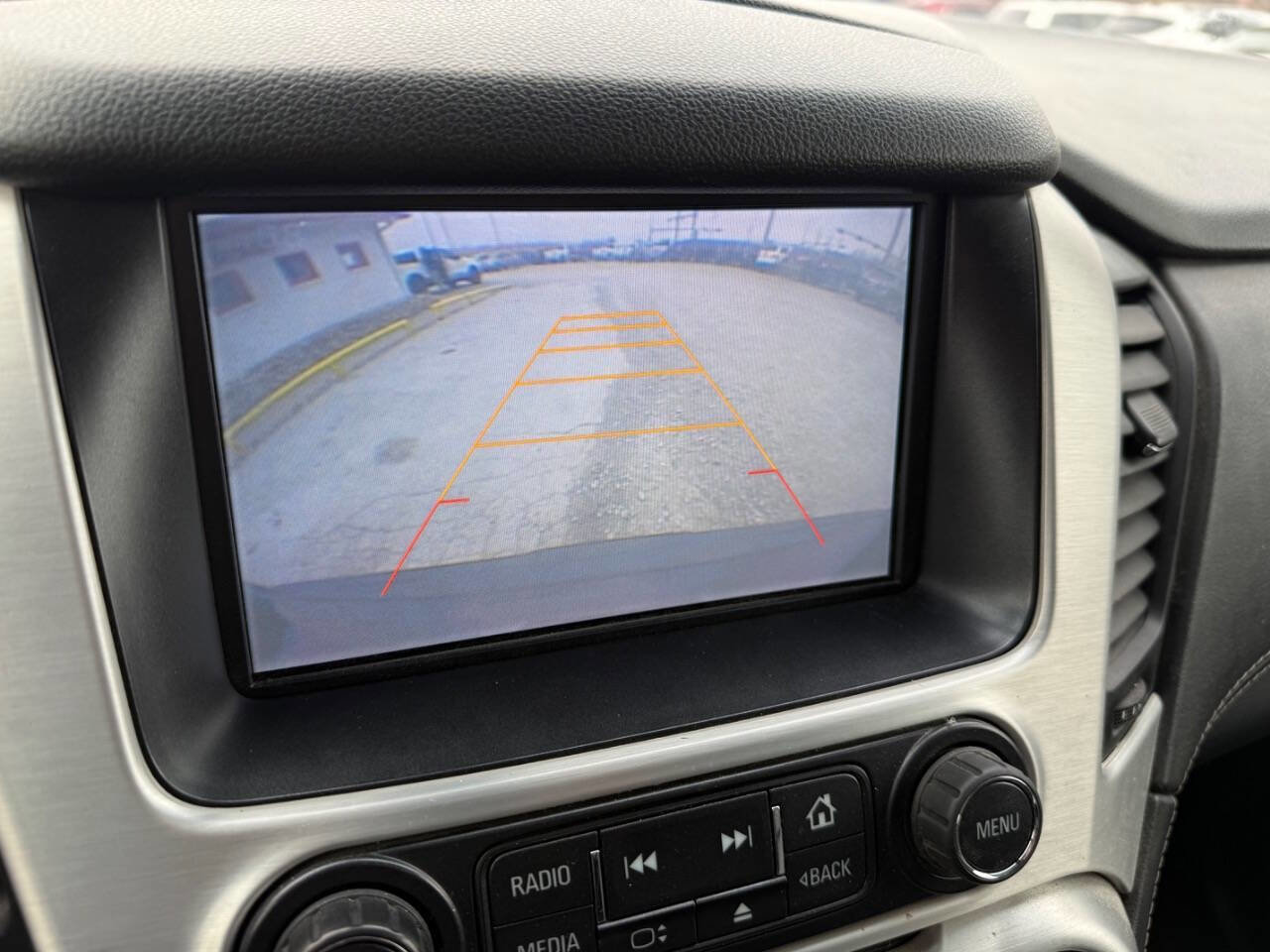 Used 2015 GMC Yukon XL SLE image 32