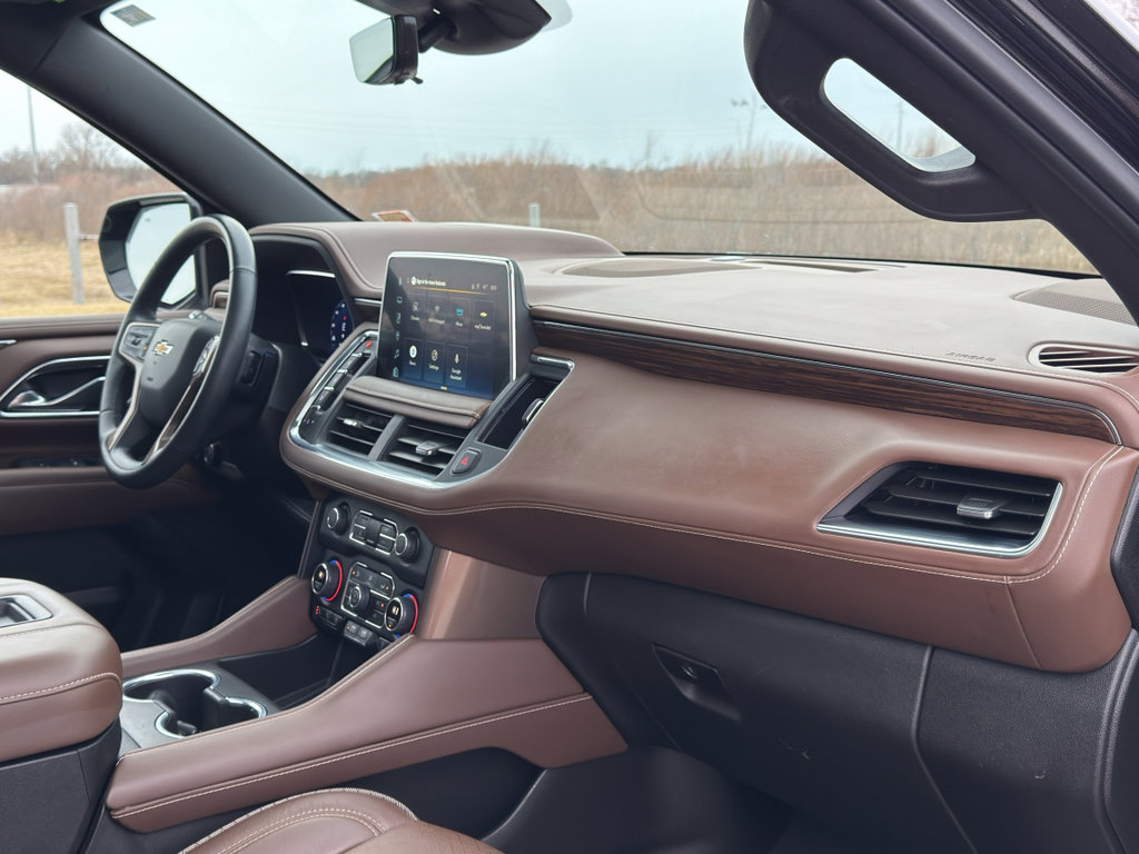 Used 2023 Chevrolet Suburban High Country image 31