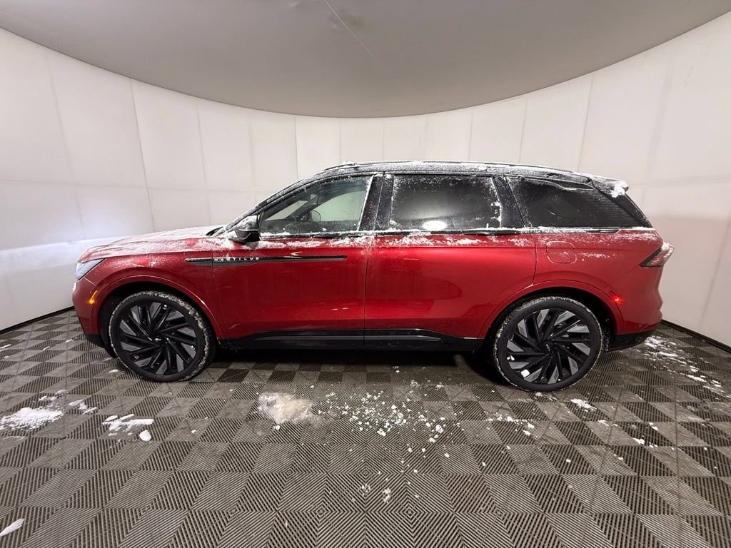 New 2024 Lincoln Nautilus Reserve w/ Equipment Group 202A image 2