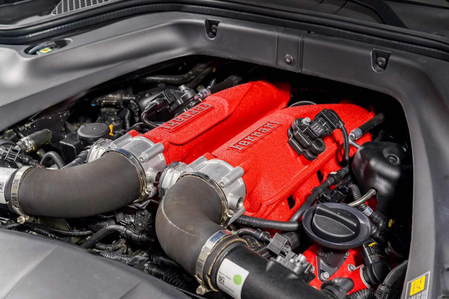 Used 2015 Ferrari California T RWD image 50