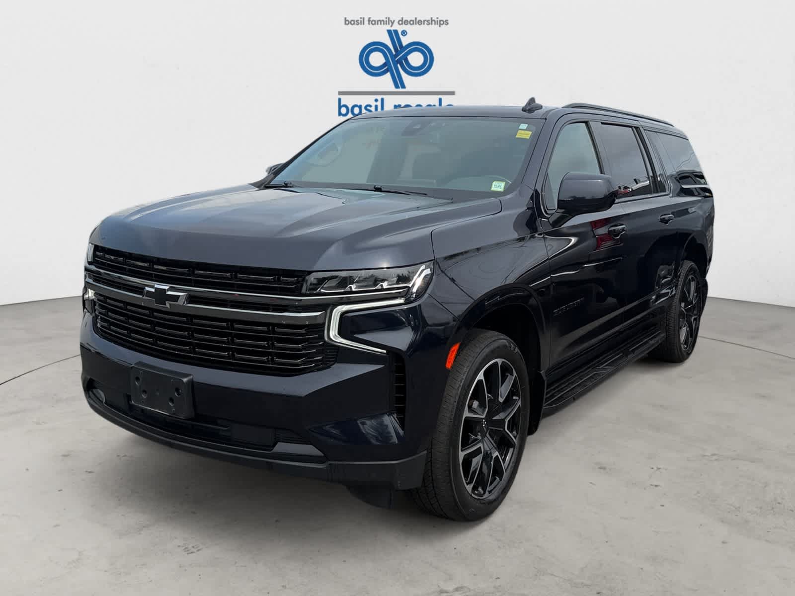 Used 2021 Chevrolet Suburban RST w/ Rear Media and Nav Package AWD/4WD image 2